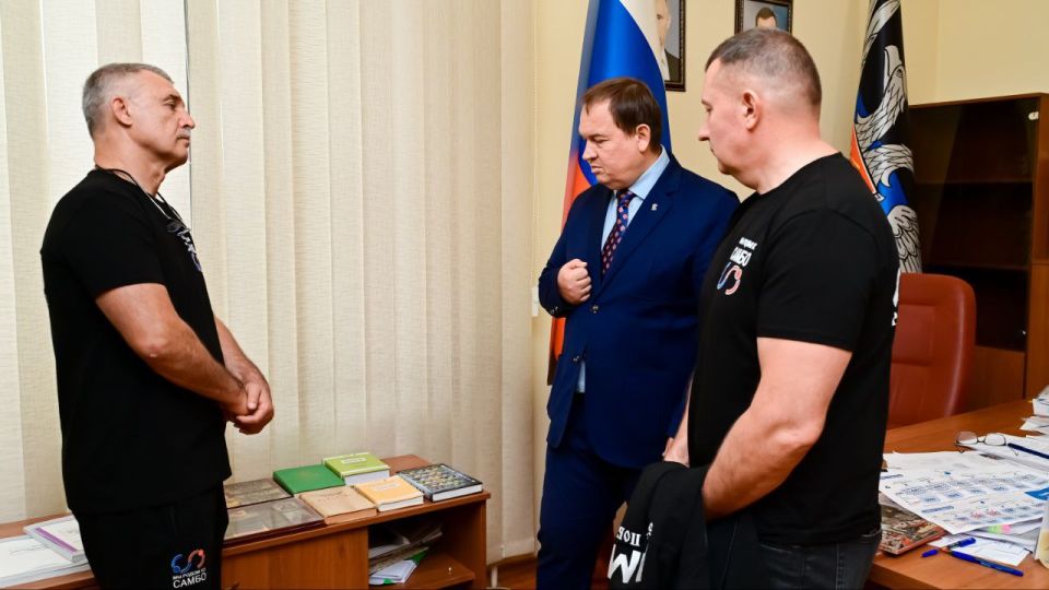 Легендарный самбист СССР ознакомился с экспозицией о западной агрессии Легендарный самбист СССР ознакомился с экспозицией о западной агрессии