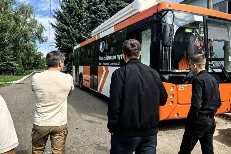 Электрический пассажирский транспорт будет развиваться: зампред Общественного совета при Минтрансе России Илья Зотов посетил ДНР Электрический пассажирский транспорт будет развиваться: зампред Общественного совета при Минтрансе России Илья Зотов посетил ДНР
