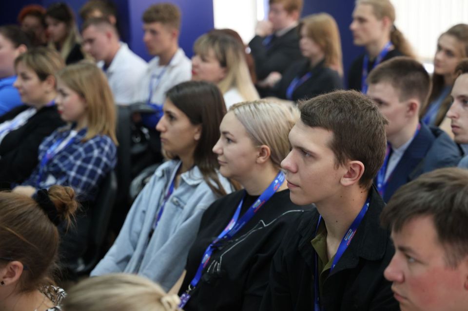 В Донецке прошёл интенсив для молодёжи от команды президентской платформы «Россия – страна возможностей» в ДНР В Донецке прошёл интенсив для молодёжи от команды президентской платформы «Россия – страна возможностей» в ДНР