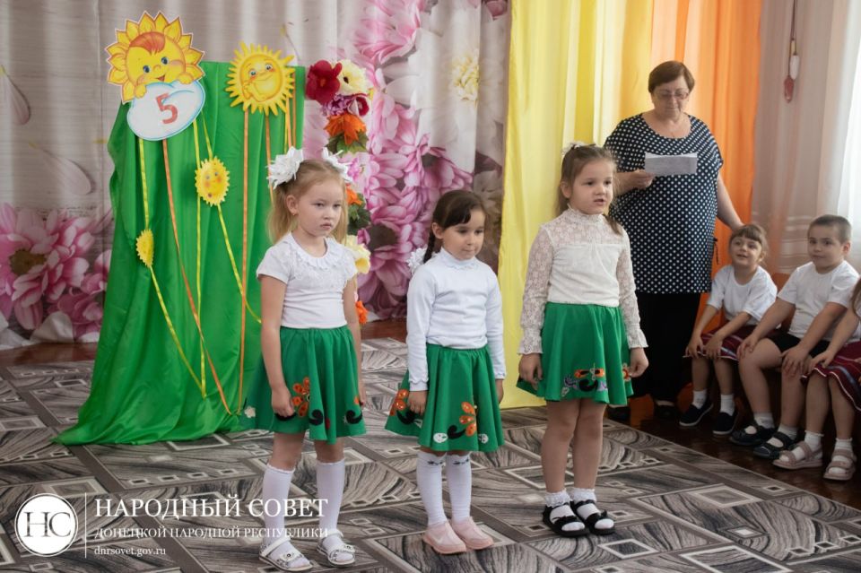 Яна Лантратова проверила ход восстановления в городах ДНР, подшефных Челябинской области Яна Лантратова проверила ход восстановления в городах ДНР, подшефных Челябинской области