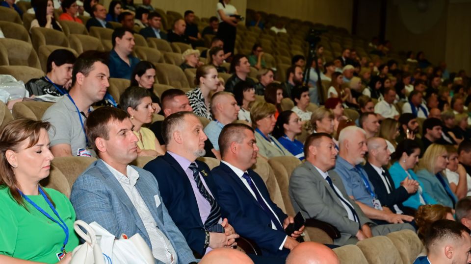 Ахра Авидзба избран председателем координационного совета сторонников партии «Единая Россия» в ДНР Ахра Авидзба избран председателем координационного совета сторонников партии «Единая Россия» в ДНР