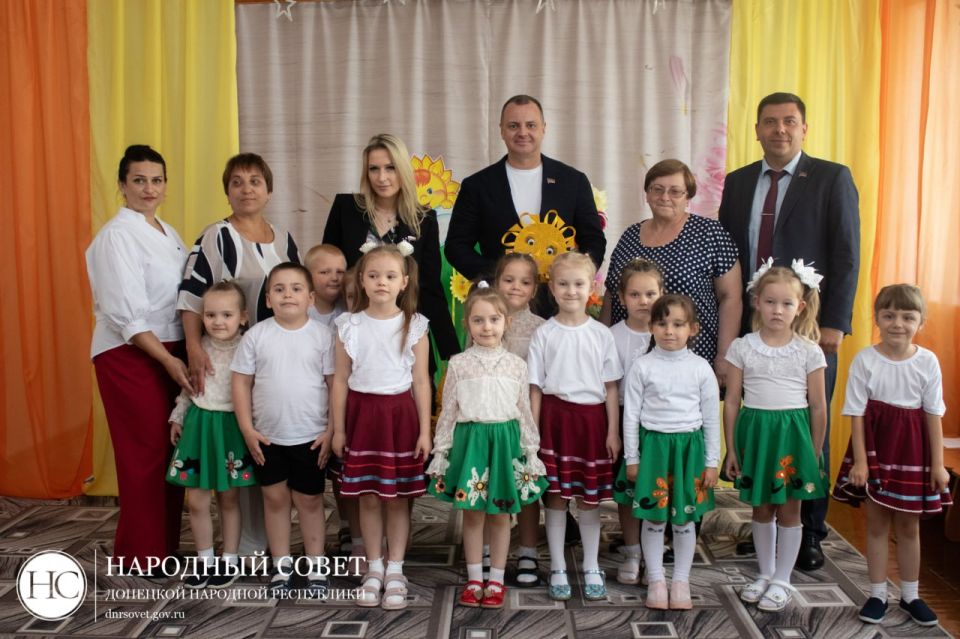 Яна Лантратова проверила ход восстановления в городах ДНР, подшефных Челябинской области Яна Лантратова проверила ход восстановления в городах ДНР, подшефных Челябинской области