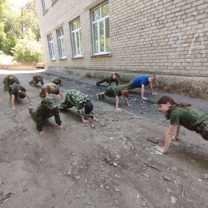 Юнармейцы отряда ВПК им.А.Арсененко и ВПК"Оплот" "ВВПОД МОЛОДАЯ ГВАРДИЯ-ЮНАРМИЯ" 05.07.2025 Юнармейцы отряда ВПК им.А.Арсененко и ВПК"Оплот" "ВВПОД МОЛОДАЯ ГВАРДИЯ-ЮНАРМИЯ" 05.07.2025