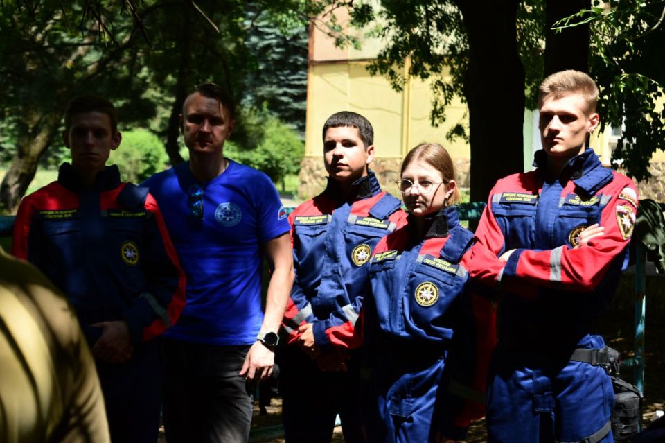 Боец поделился опытом со студентами-спасателями Боец поделился опытом со студентами-спасателями