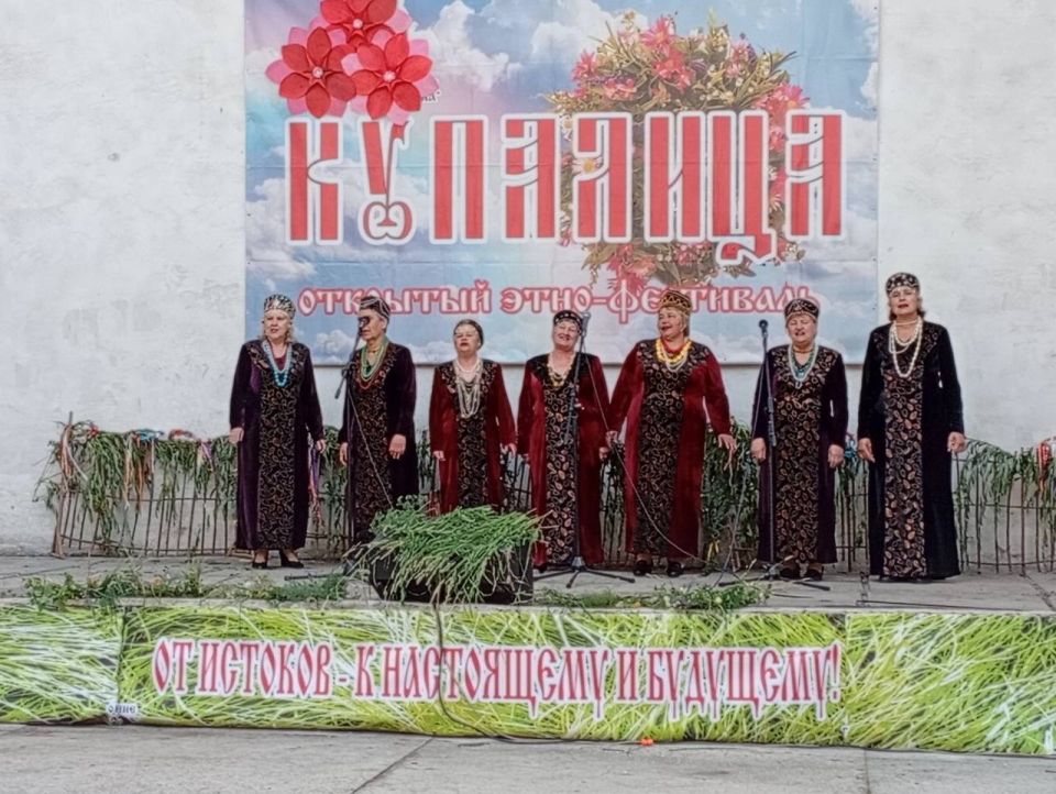 Вчера на летней площадке Зугрэсского ГДК прошёл праздник "Купалица" Вчера на летней площадке Зугрэсского ГДК прошёл праздник "Купалица"