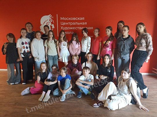 Учащиеся Художественной школы г. Донецка были приглашены на пленэрную практику по рисунку, живописи, композиции и истории искусств Московской центральной художественной школой при Российской академии художеств, при поддержке... Учащиеся Художественной школы г. Донецка были приглашены на пленэрную практику по рисунку, живописи, композиции и истории искусств Московской центральной художественной школой при Российской академии художеств, при поддержке...