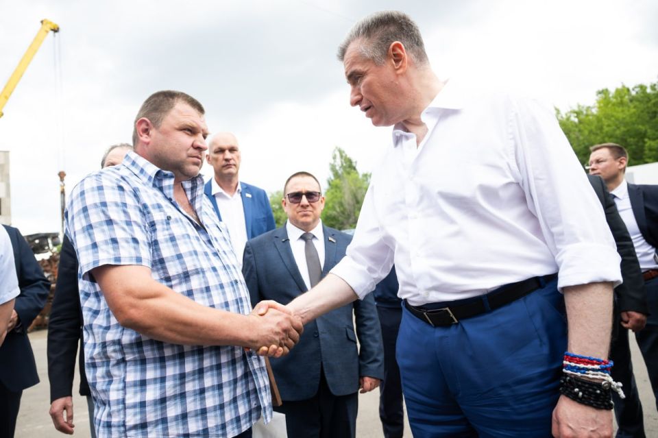 «Русские наладили полный цикл производства», — Леонид Слуцкий посетил завод «Азов Трак» в Мариуполе «Русские наладили полный цикл производства», — Леонид Слуцкий посетил завод «Азов Трак» в Мариуполе