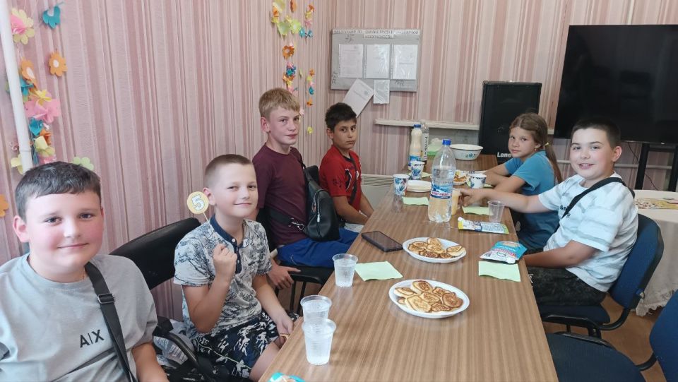 В Старобешевском округе прошла игра-путешествие «Всё нам лето подарило!» В Старобешевском округе прошла игра-путешествие «Всё нам лето подарило!»