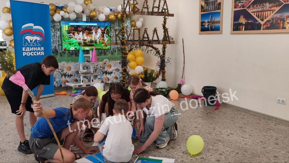 В клубе села Бирюки для участников творческих коллективов состоялась яркая, полная праздничного веселья развлекательная программа «Купальские забавы» в рамках проекта «Культура малой родины» партии «Единая Россия» В клубе села Бирюки для участников творческих коллективов состоялась яркая, полная праздничного веселья развлекательная программа «Купальские забавы» в рамках проекта «Культура малой родины» партии «Единая Россия»
