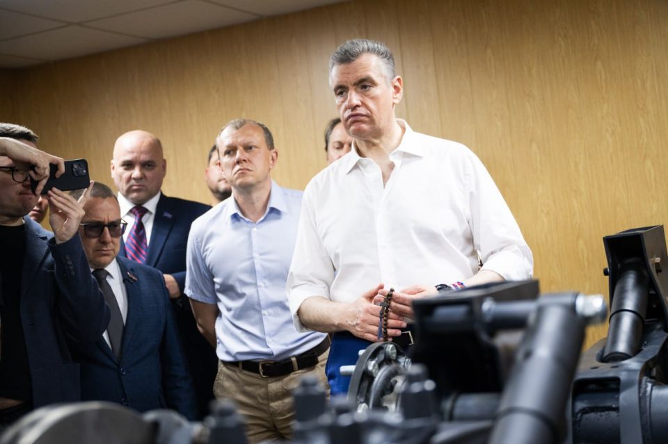 «Русские наладили полный цикл производства», — Леонид Слуцкий посетил завод «Азов Трак» в Мариуполе «Русские наладили полный цикл производства», — Леонид Слуцкий посетил завод «Азов Трак» в Мариуполе