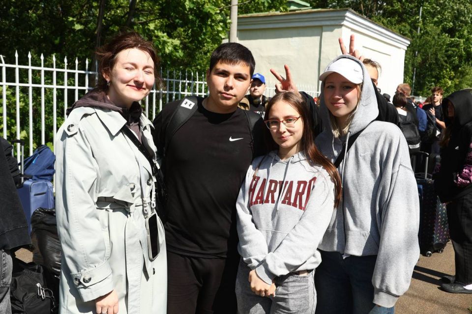 Мариупольские выпускники завершили тематическую смену в детском лагере «Молодежное» под Петербургом Мариупольские выпускники завершили тематическую смену в детском лагере «Молодежное» под Петербургом