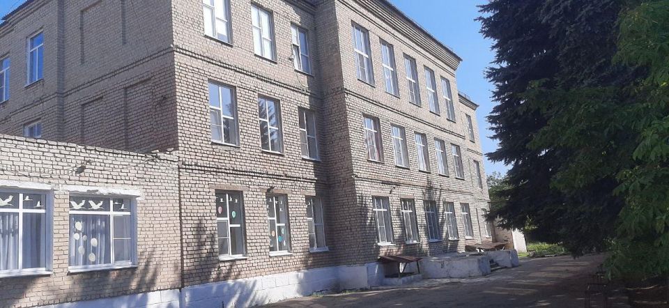Приморский край отремонтировал школу №24 в Торезе! Новые окна, 250 м пола, обновлённые музей и санузлы — 5 помещений готовы к учёбе Приморский край отремонтировал школу №24 в Торезе! Новые окна, 250 м пола, обновлённые музей и санузлы — 5 помещений готовы к учёбе