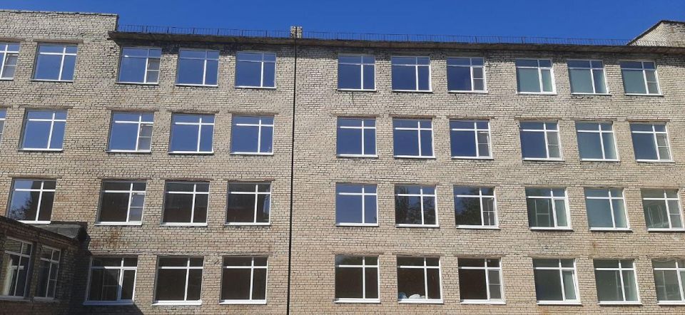 Приморский край отремонтировал школу №24 в Торезе! Новые окна, 250 м пола, обновлённые музей и санузлы — 5 помещений готовы к учёбе Приморский край отремонтировал школу №24 в Торезе! Новые окна, 250 м пола, обновлённые музей и санузлы — 5 помещений готовы к учёбе