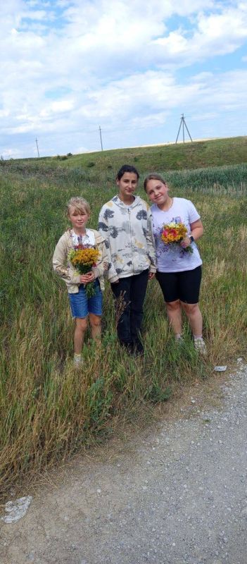 В рамках Дня летних походов работниками Азовского сельского клуба была организована игра-путешествие "Весёлые туристы" В рамках Дня летних походов работниками Азовского сельского клуба была организована игра-путешествие "Весёлые туристы"