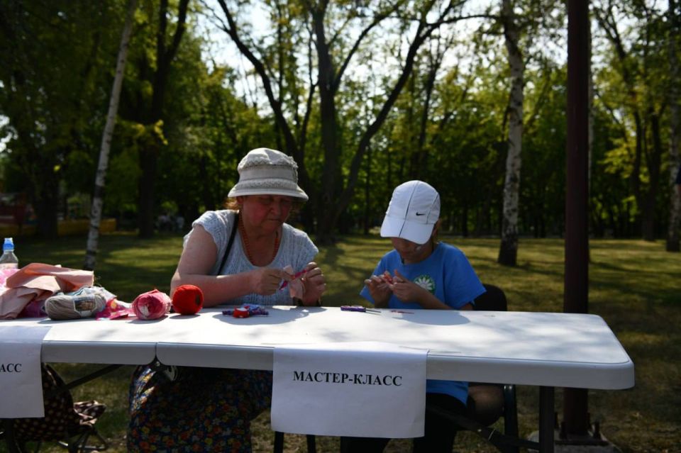 В Донецке в преддверии Дня семьи прошла праздничная программа В Донецке в преддверии Дня семьи прошла праздничная программа