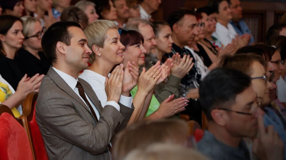 Прощай, сезон!. 6 июля состоялась программа «Утомлённое солнце», которая завершила 93-й концертный сезон Прощай, сезон!. 6 июля состоялась программа «Утомлённое солнце», которая завершила 93-й концертный сезон