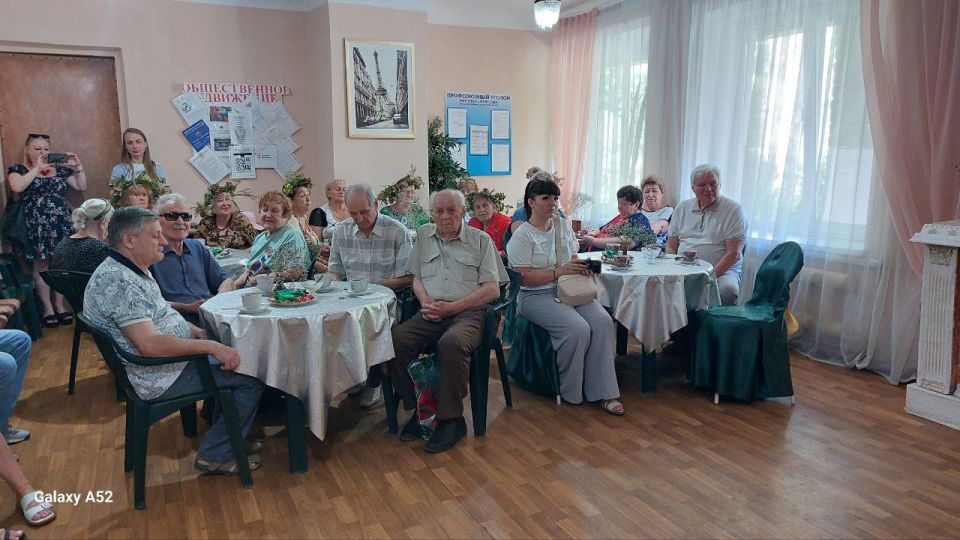 7 июля в Государственном бюджетном учреждении социального обслуживания «Центр социального обслуживания населения Центрально — Городского района города Макеевки», по партийному проекту «Старшее поколение» ВПП «Единая Россия»... 7 июля в Государственном бюджетном учреждении социального обслуживания «Центр социального обслуживания населения Центрально — Городского района города Макеевки», по партийному проекту «Старшее поколение» ВПП «Единая Россия»...