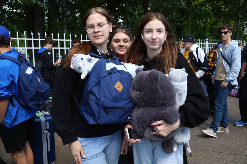 Мариупольские выпускники завершили тематическую смену в детском лагере «Молодежное» под Петербургом Мариупольские выпускники завершили тематическую смену в детском лагере «Молодежное» под Петербургом
