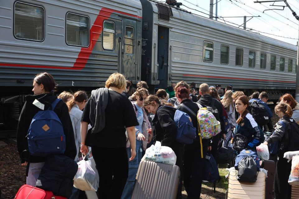 Мариупольские выпускники завершили тематическую смену в детском лагере «Молодежное» под Петербургом Мариупольские выпускники завершили тематическую смену в детском лагере «Молодежное» под Петербургом