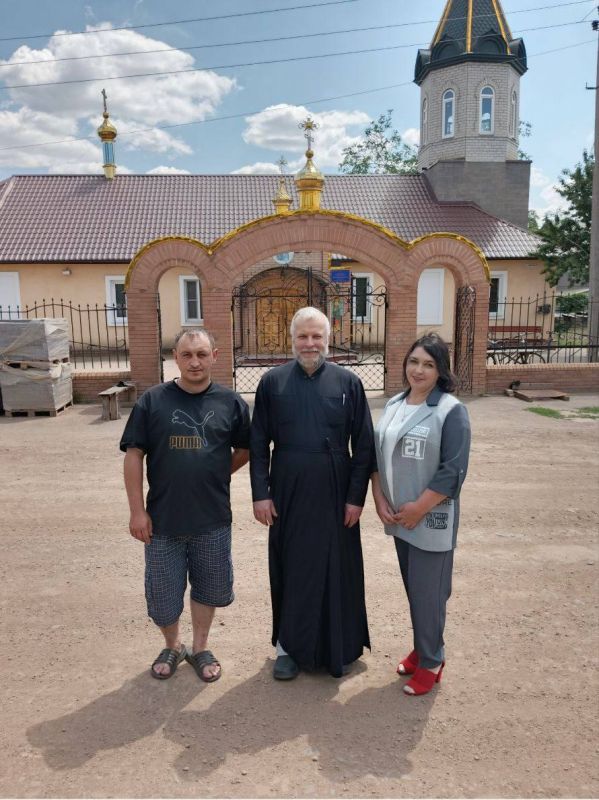 ВОЗРОДИМ ДОНБАСС ВМЕСТЕ!. В рамках взаимодействия администрации городского округа Иловайск с религиозными организациями оказана помощь в виде 60 бетонных плит для благоустройства дорожек храма настоятелю Свято-Вознесенского... ВОЗРОДИМ ДОНБАСС ВМЕСТЕ!. В рамках взаимодействия администрации городского округа Иловайск с религиозными организациями оказана помощь в виде 60 бетонных плит для благоустройства дорожек храма настоятелю Свято-Вознесенского...