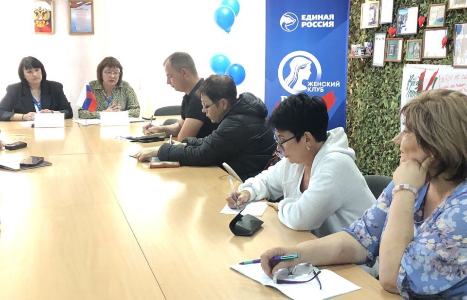 В Дебальцевском городском центре занятости стартовала неделя правовой помощи по вопросам защиты интересов семьи В Дебальцевском городском центре занятости стартовала неделя правовой помощи по вопросам защиты интересов семьи