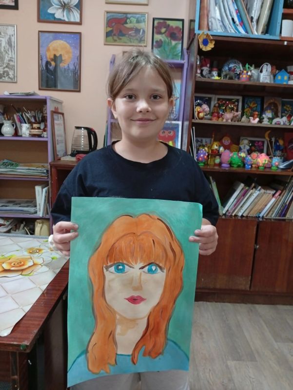 Виктория Жукова: В фойе Зугрэсского ГДК расположена выставка работ образцовой изостудии "Радуга" (руководитель: Гондарь М. А.) ко Дню семьи, любви и верности Виктория Жукова: В фойе Зугрэсского ГДК расположена выставка работ образцовой изостудии "Радуга" (руководитель: Гондарь М. А.) ко Дню семьи, любви и верности