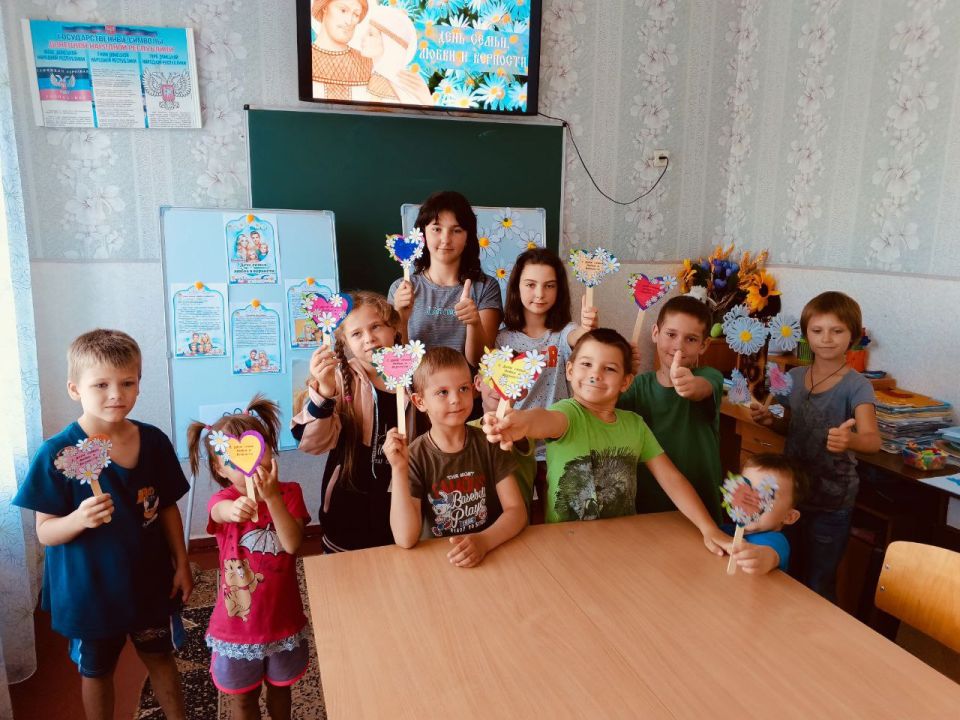 В девяти социально-реабилитационных центрах для несовершеннолетних и организациях для детей-сирот и детей, оставшихся без попечения родителей, состоялись мероприятия, приуроченные Дню семьи, любви и верности В девяти социально-реабилитационных центрах для несовершеннолетних и организациях для детей-сирот и детей, оставшихся без попечения родителей, состоялись мероприятия, приуроченные Дню семьи, любви и верности