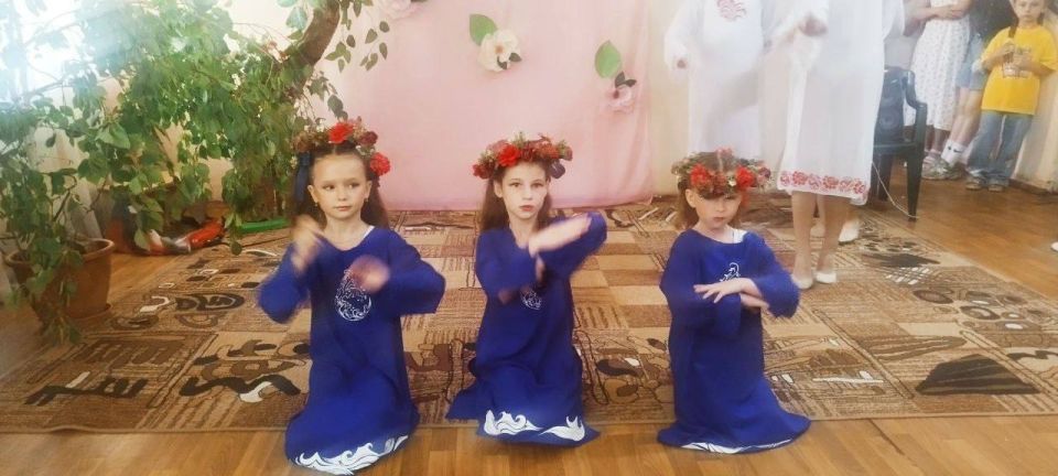 Сегодня, на базе ГБОУ социального обслуживания «Центр социального обслуживания населения Центрально-Городского района города Макеевки» прошло мероприятие, приуроченное к празднованию народного праздника - Дня Ивана Купала... Сегодня, на базе ГБОУ социального обслуживания «Центр социального обслуживания населения Центрально-Городского района города Макеевки» прошло мероприятие, приуроченное к празднованию народного праздника - Дня Ивана Купала...