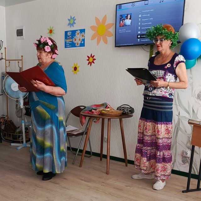Семья- сокровище от Бога.. Сегодня по партийному проекту "Старшее поколение" в ГБУСО "Центр социального обслуживания населения города Дебальцево" для получателей социальных услуг прошло музыкально-тематическое мероприятие... Семья- сокровище от Бога.. Сегодня по партийному проекту "Старшее поколение" в ГБУСО "Центр социального обслуживания населения города Дебальцево" для получателей социальных услуг прошло музыкально-тематическое мероприятие...