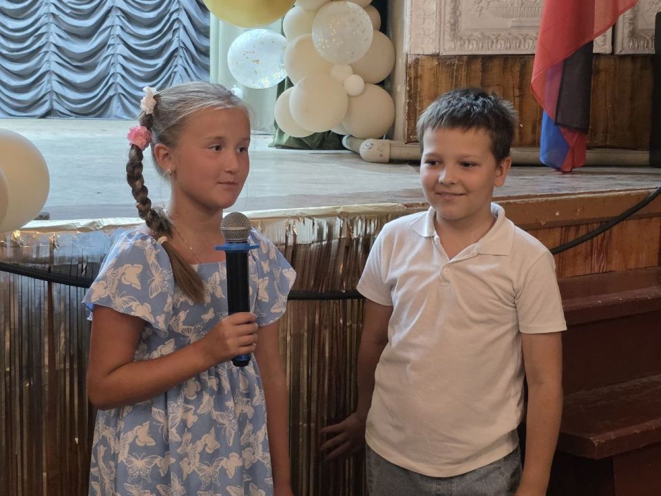 Вчера в Докучаевске состоялась теплая встреча в преддверии Дня семьи, любви и верности в рамках партийного проекта «Крепкая семья» и «Женское движение Единой России» Вчера в Докучаевске состоялась теплая встреча в преддверии Дня семьи, любви и верности в рамках партийного проекта «Крепкая семья» и «Женское движение Единой России»
