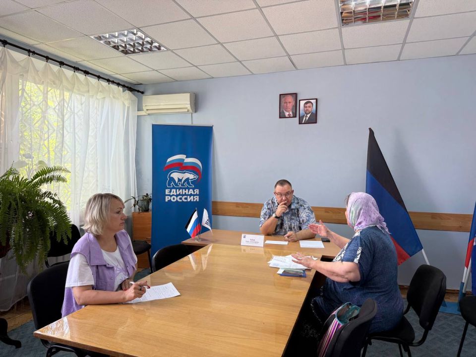 Денис Зубов: Прием граждан. Сегодня, 8 июля, в общественной приемной Всероссийской политической партии "Единая Россия" состоялся прием граждан, который провел глава муниципального образования городской округ Иловайск Зубов... Денис Зубов: Прием граждан. Сегодня, 8 июля, в общественной приемной Всероссийской политической партии "Единая Россия" состоялся прием граждан, который провел глава муниципального образования городской округ Иловайск Зубов...