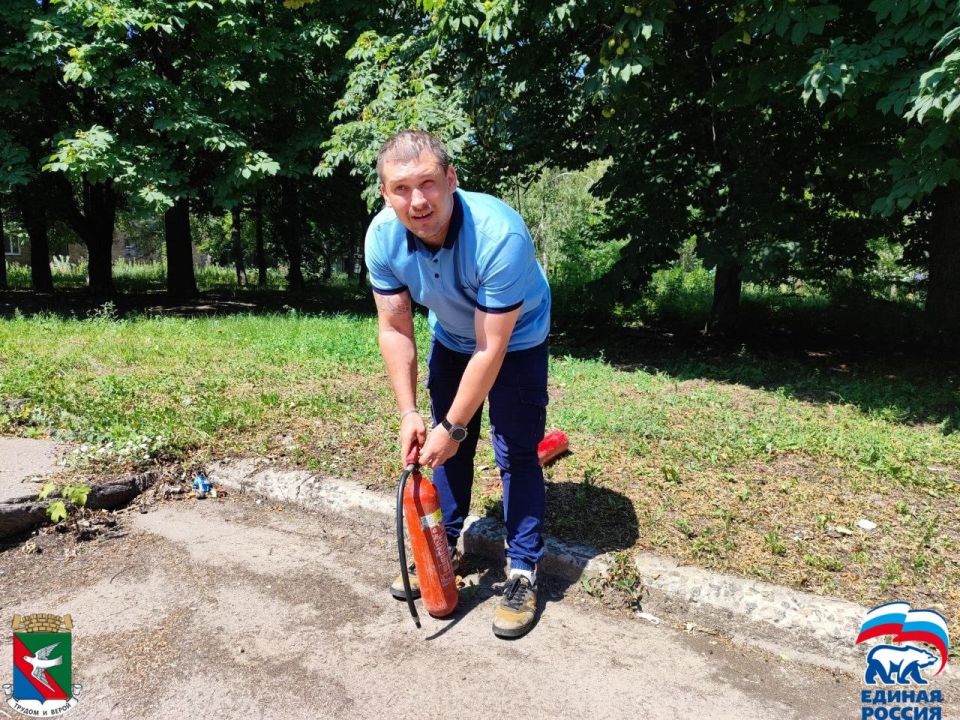 Тренировка по использованию средств тушения пожаров в Калининском внутригородском районе города Горловка Тренировка по использованию средств тушения пожаров в Калининском внутригородском районе города Горловка
