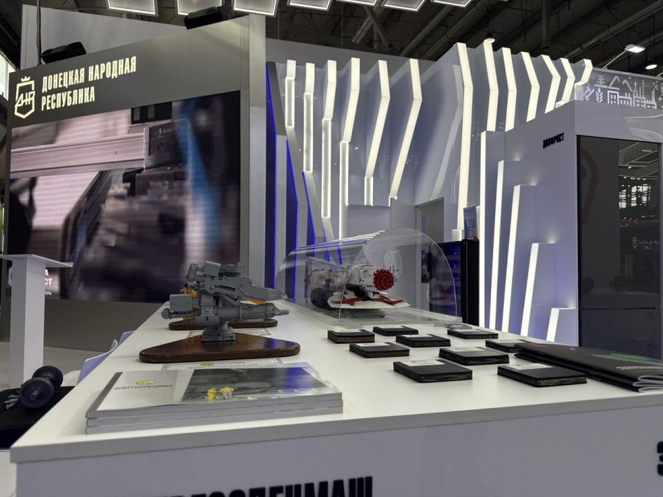 На промышленной выставке «ИННОПРОМ-2025», проходящей в Екатеринбурге, продолжаются рабочие встречи делегации ДНР с инвесторами и партнерами из разных субъектов России На промышленной выставке «ИННОПРОМ-2025», проходящей в Екатеринбурге, продолжаются рабочие встречи делегации ДНР с инвесторами и партнерами из разных субъектов России