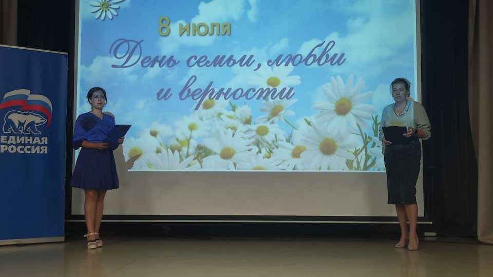 В клубе села Бирюки в рамках партийного проекта "Культура малой родины", Всероссийской политической партии "Единая Россия", для участников творческих коллективов состоялось тематическое мероприятие – литературно-музыкальная... В клубе села Бирюки в рамках партийного проекта "Культура малой родины", Всероссийской политической партии "Единая Россия", для участников творческих коллективов состоялось тематическое мероприятие – литературно-музыкальная...