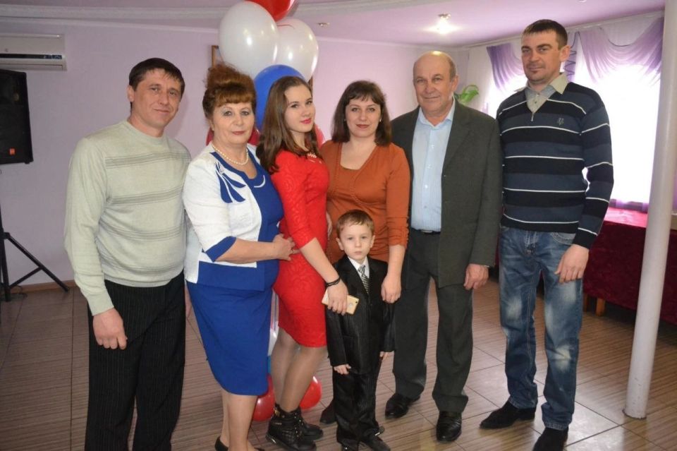 Моя любимая семья! Мы тонкой нитью вместе связаны Моя любимая семья! Мы тонкой нитью вместе связаны