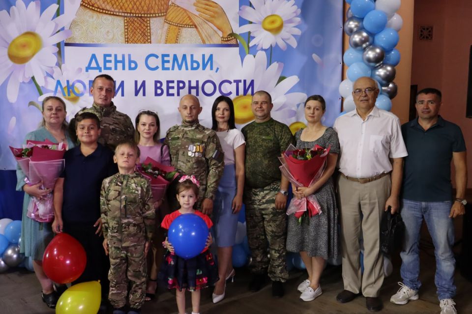 «ЛЮБОВЬ И ВЕРНОСТЬ – ДВА КРЫЛА СЕМЬИ» «ЛЮБОВЬ И ВЕРНОСТЬ – ДВА КРЫЛА СЕМЬИ»