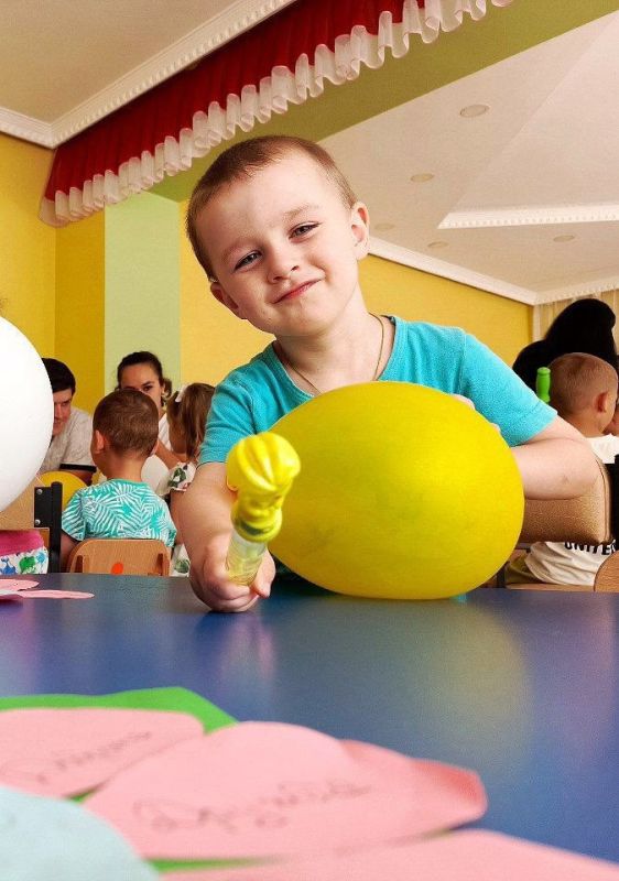 В дошкольном подразделении ГБОУ «Светлодарский УВК» состоялось мероприятие, посвящённое Дню семьи, любви и верности В дошкольном подразделении ГБОУ «Светлодарский УВК» состоялось мероприятие, посвящённое Дню семьи, любви и верности