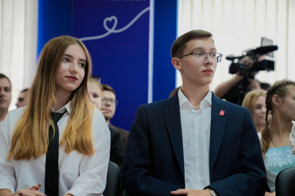 Пробиться во власть можно не только “по блату”: глава правительства ДНР откровенно поговорил с молодежью Пробиться во власть можно не только “по блату”: глава правительства ДНР откровенно поговорил с молодежью