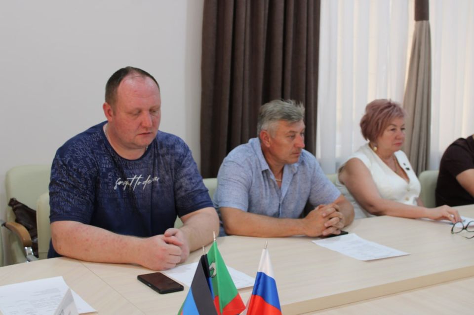 Роман Конев: Во вторник, 8 июля 2025 года, провёл заседания постоянных комитетов Горловского городского совета Донецкой Народной Республики первого созыва Роман Конев: Во вторник, 8 июля 2025 года, провёл заседания постоянных комитетов Горловского городского совета Донецкой Народной Республики первого созыва