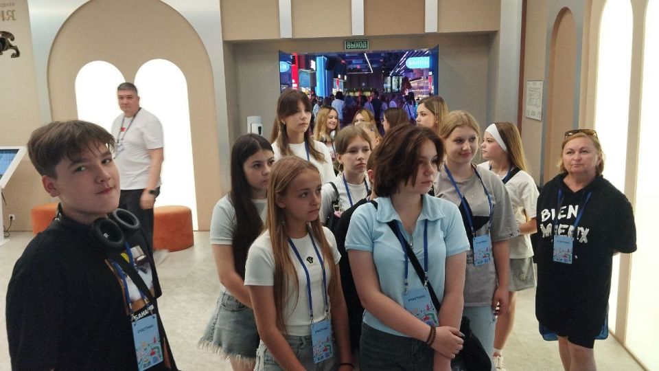 Юные снежнянцы поучаствовали в культурно-просветительской программе Юные снежнянцы поучаствовали в культурно-просветительской программе