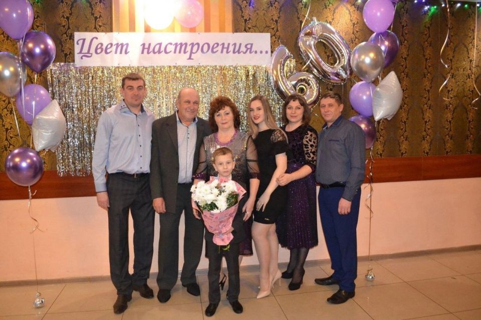 Моя любимая семья! Мы тонкой нитью вместе связаны Моя любимая семья! Мы тонкой нитью вместе связаны