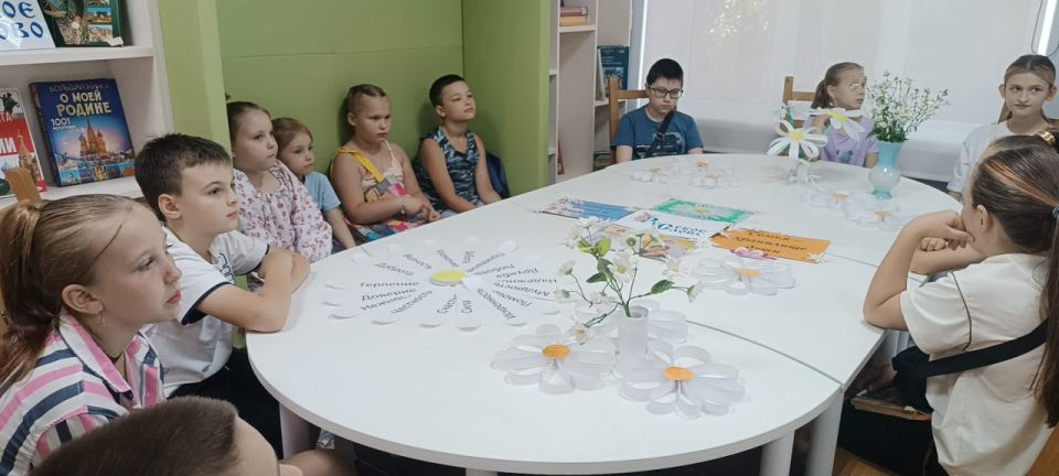 Игорь Мартынов: Творческая мастерская «Ромашка - символ семьи» Игорь Мартынов: Творческая мастерская «Ромашка - символ семьи»