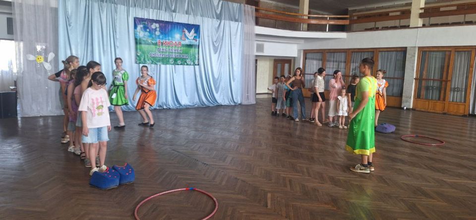 Игровая программа «Ромашка – улыбашка» Игровая программа «Ромашка – улыбашка»