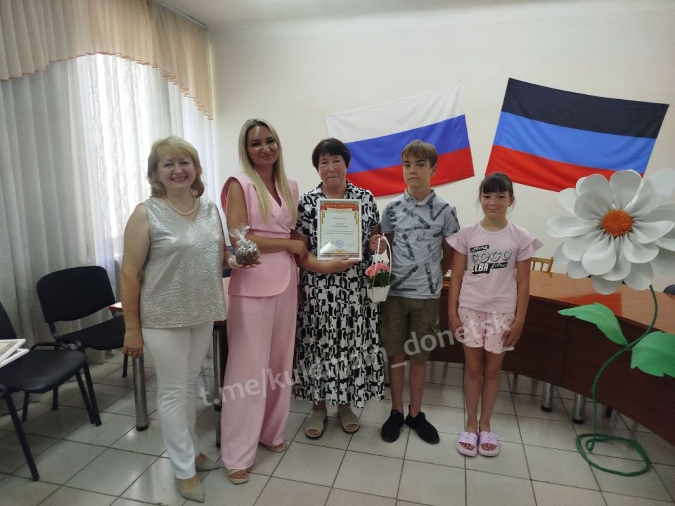 Ежегодно 8 июля в России отмечают День семьи, любви и верности Ежегодно 8 июля в России отмечают День семьи, любви и верности