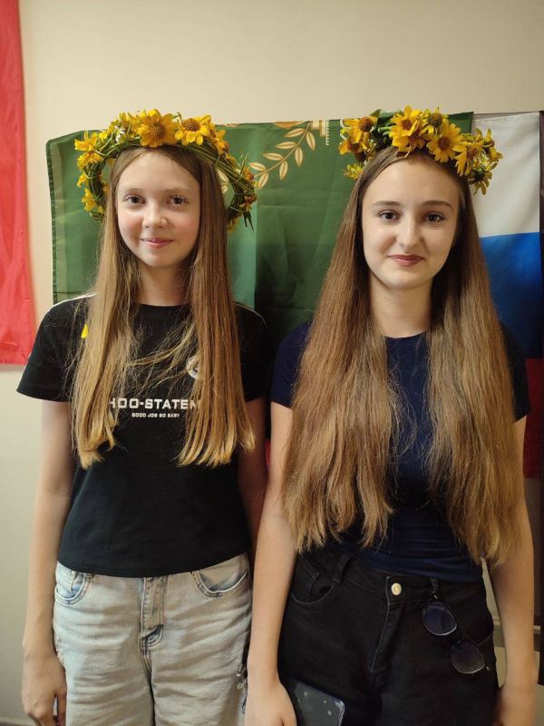 // В честь праздника в офисе КСВО ДНР провели мероприятия для детей: // В честь праздника в офисе КСВО ДНР провели мероприятия для детей: