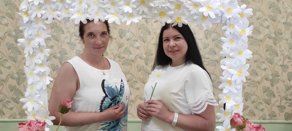 Александр Подгорный: В Кировском внутригородском районе прошел мастер-класс по изготовлению ромашки приуроченный Дню семьи, любви и верности Александр Подгорный: В Кировском внутригородском районе прошел мастер-класс по изготовлению ромашки приуроченный Дню семьи, любви и верности