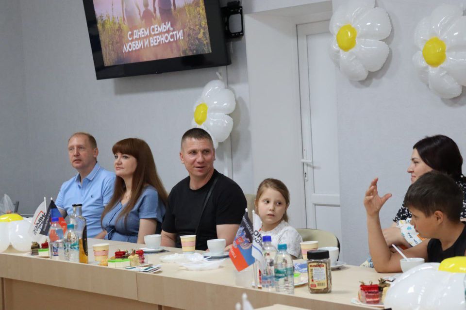 ФОТОРЕПОРТАЖ: ДЕНЬ СЕМЬИ, ЛЮБВИ И ВЕРНОСТИ В ГУП ДНР "ДОНБАССТЕПЛОЭНЕРГО" ФОТОРЕПОРТАЖ: ДЕНЬ СЕМЬИ, ЛЮБВИ И ВЕРНОСТИ В ГУП ДНР "ДОНБАССТЕПЛОЭНЕРГО"