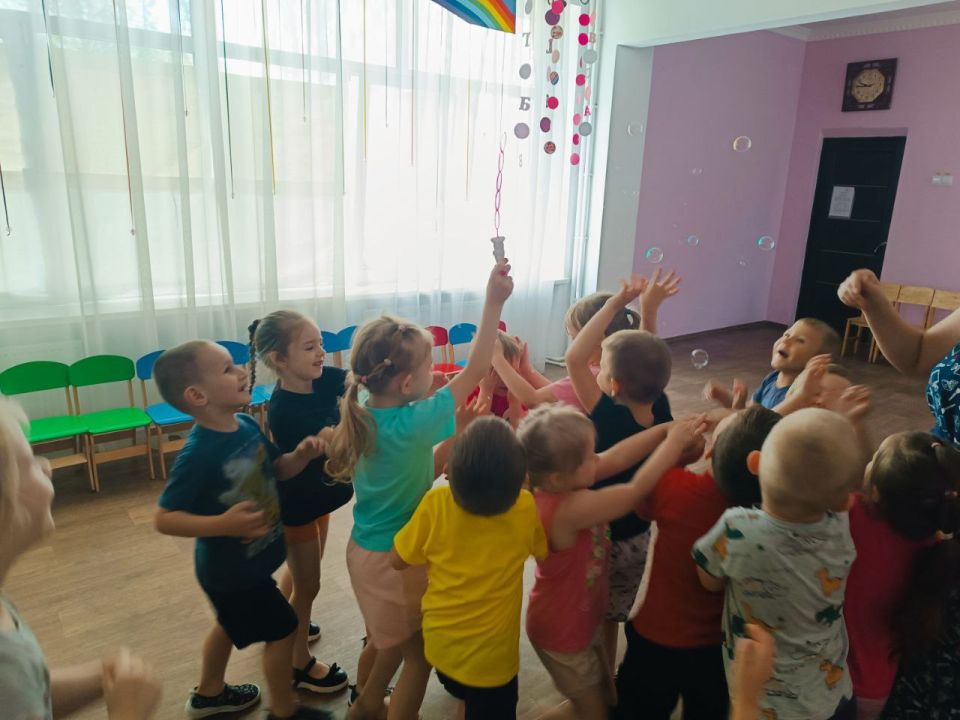 8 июля в ГКДОУ "Радуга" отметили День семьи, любви и верности 8 июля в ГКДОУ "Радуга" отметили День семьи, любви и верности