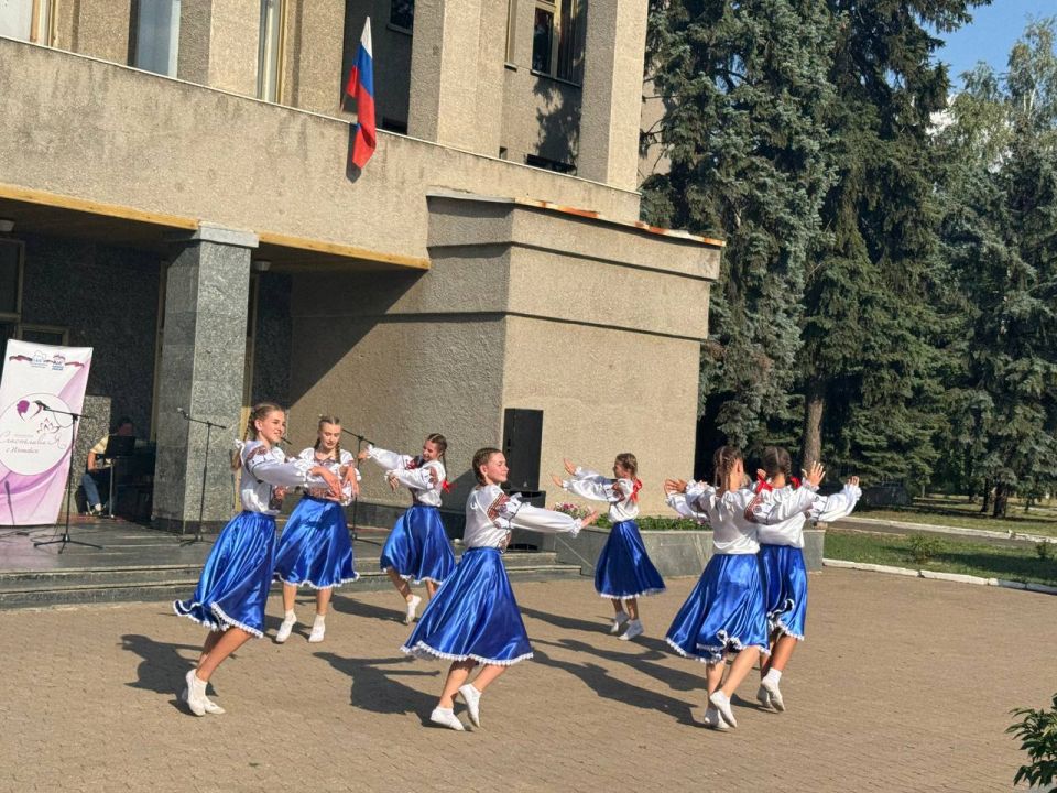 8 июля Дом науки и техники Иловайска стал центром празднования Дня семьи, любви и верности 8 июля Дом науки и техники Иловайска стал центром празднования Дня семьи, любви и верности