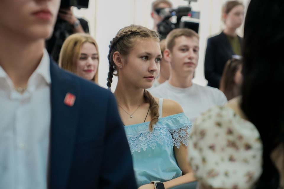 Пробиться во власть можно не только “по блату”: глава правительства ДНР откровенно поговорил с молодежью Пробиться во власть можно не только “по блату”: глава правительства ДНР откровенно поговорил с молодежью